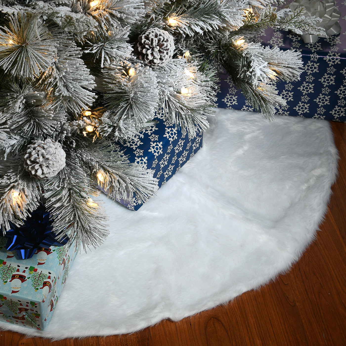 52 in. General Store Collection White Faux Fur Tree Skirt