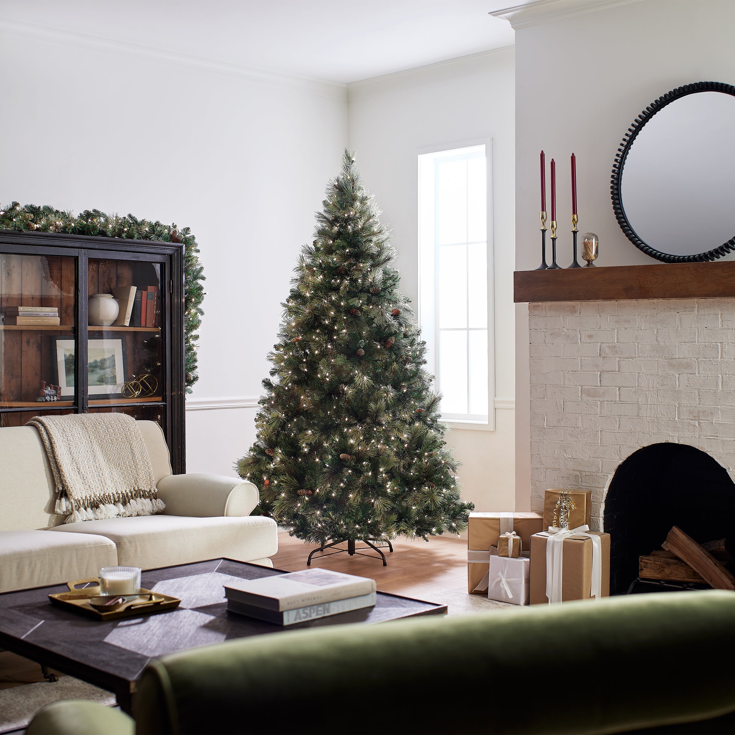 7.5 ft. Pre-Lit Carolina Pine Tree with 750 Clear Lights