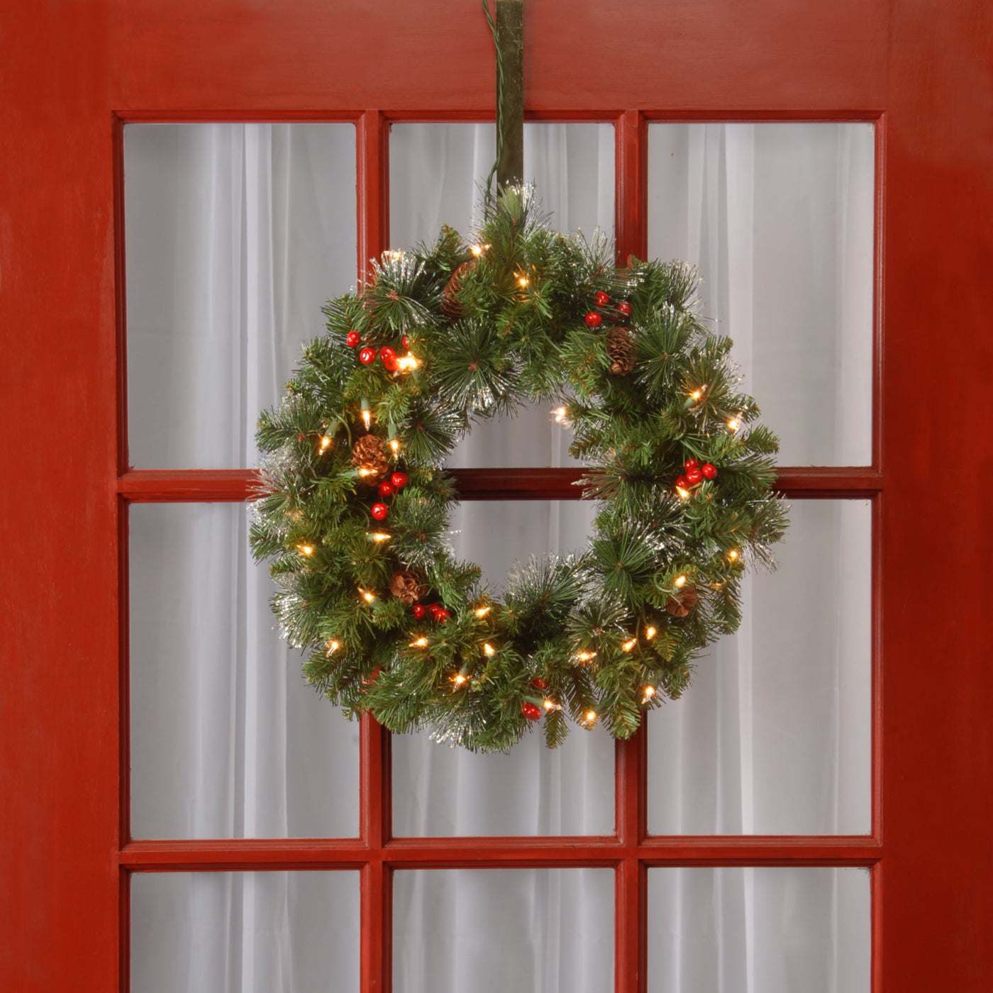 20 in. Pre-Lit Crestwood Spruce Wreath with Clear Lights