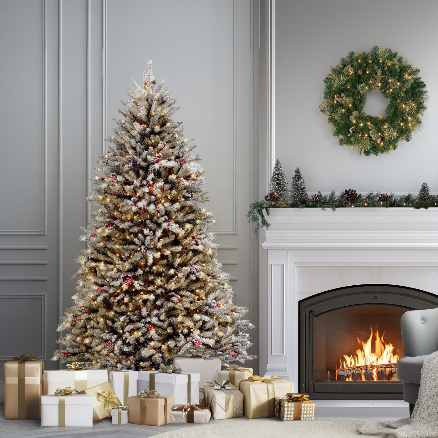 7 ft. Pre-Lit Dunhill Fir Tree with 700 Clear Lights