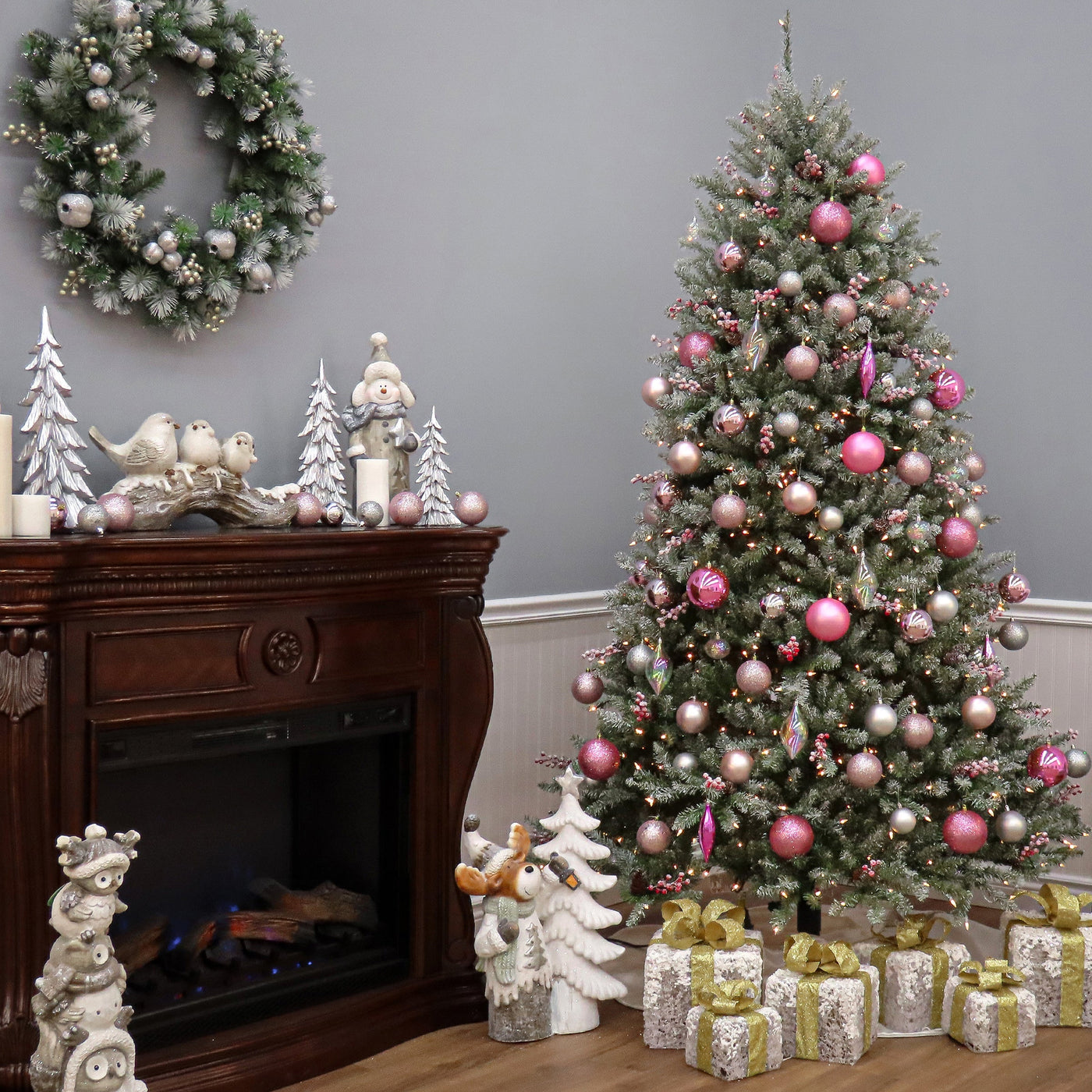 7.5 ft. Pre-Lit Dunhill Fir Flocked Tree with 750 Clear Lights