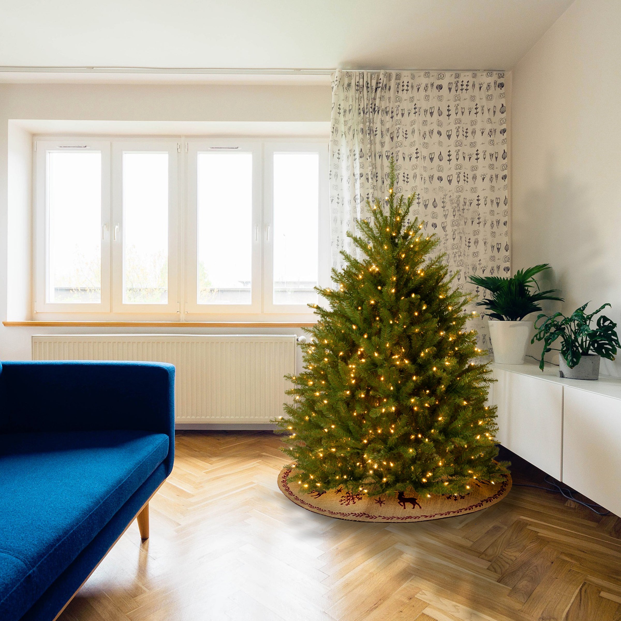 4 ft. Pre-Lit Dunhill Fir Tree with Clear Lights