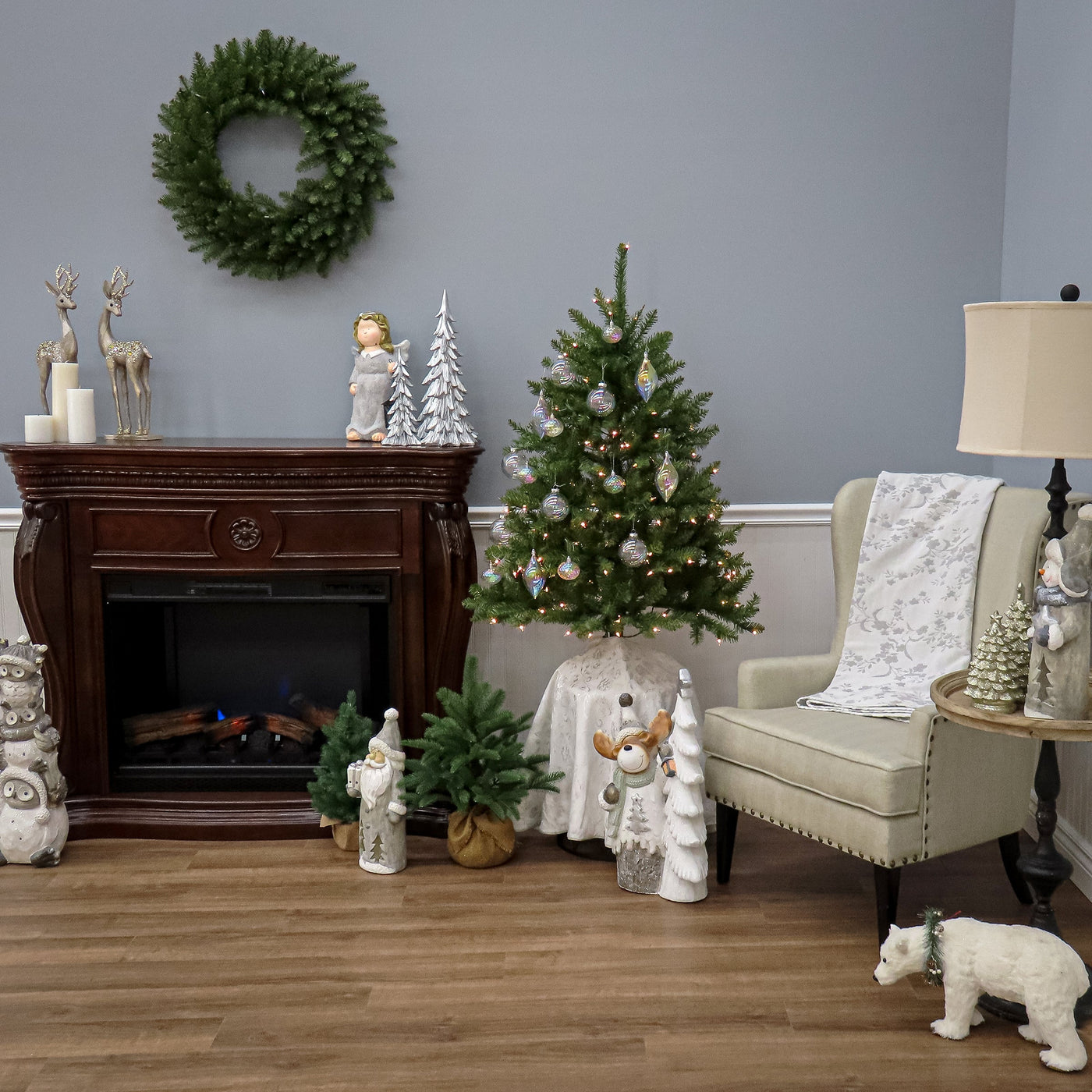 4.5 ft. Pre-Lit Dunhill Fir Tree with Clear Lights