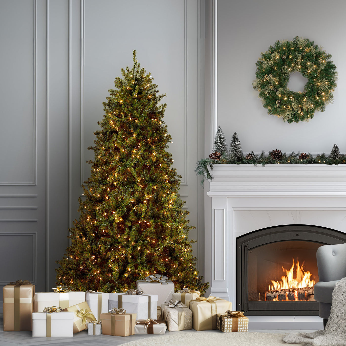 6 ft. Pre-Lit Dunhill Fir Tree with Clear Lights