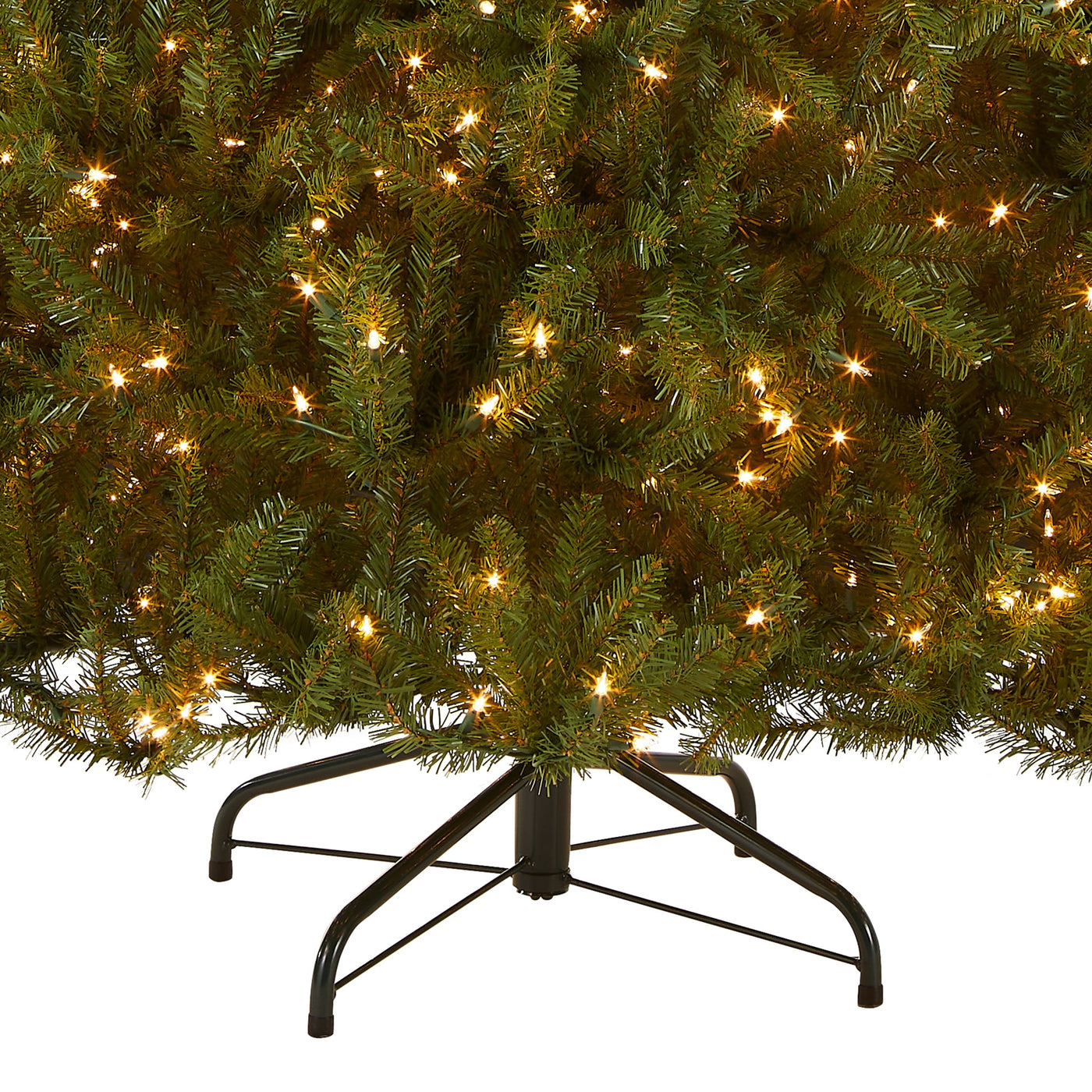 6 ft. Pre-Lit Dunhill Fir Tree with Clear Lights