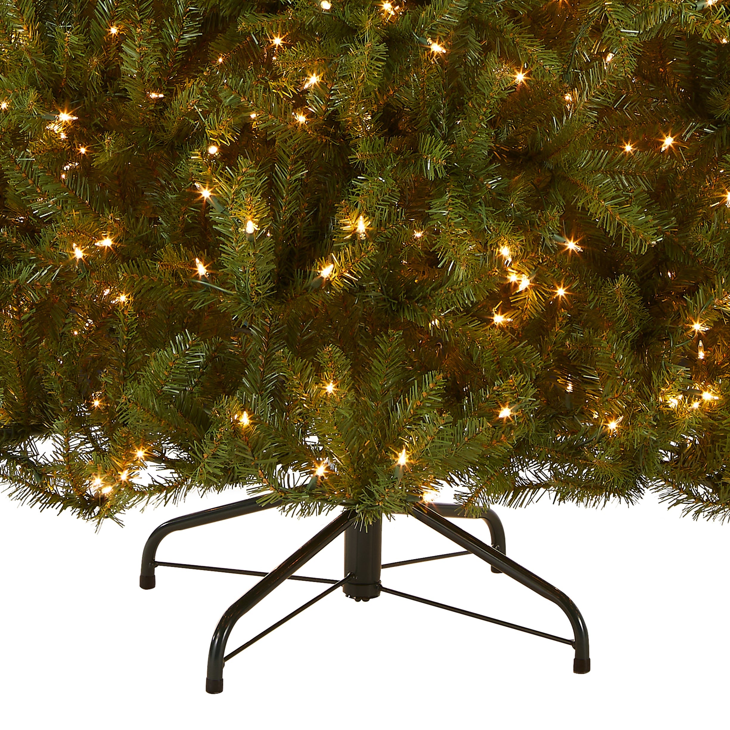 6 ft. Pre-Lit Dunhill Fir Tree with Clear Lights