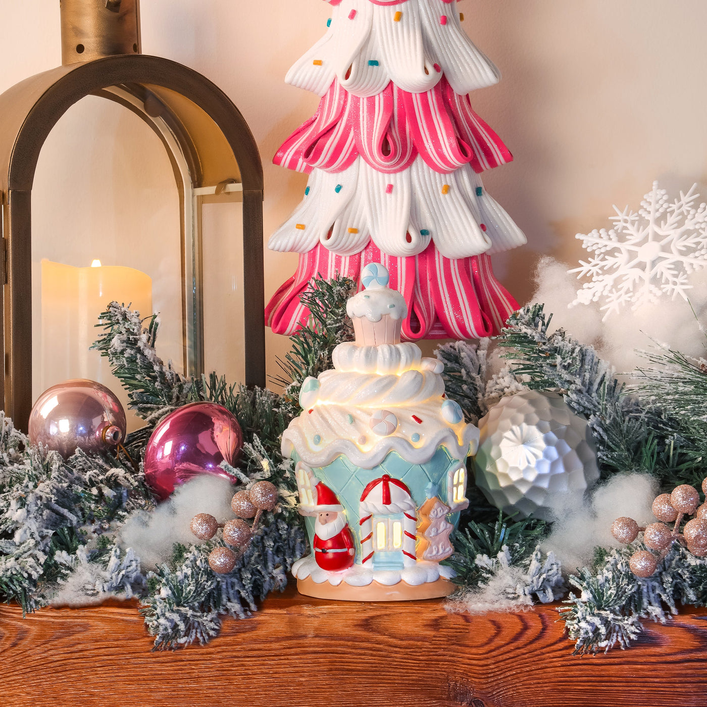 8 in. Santa Cake House with Lights