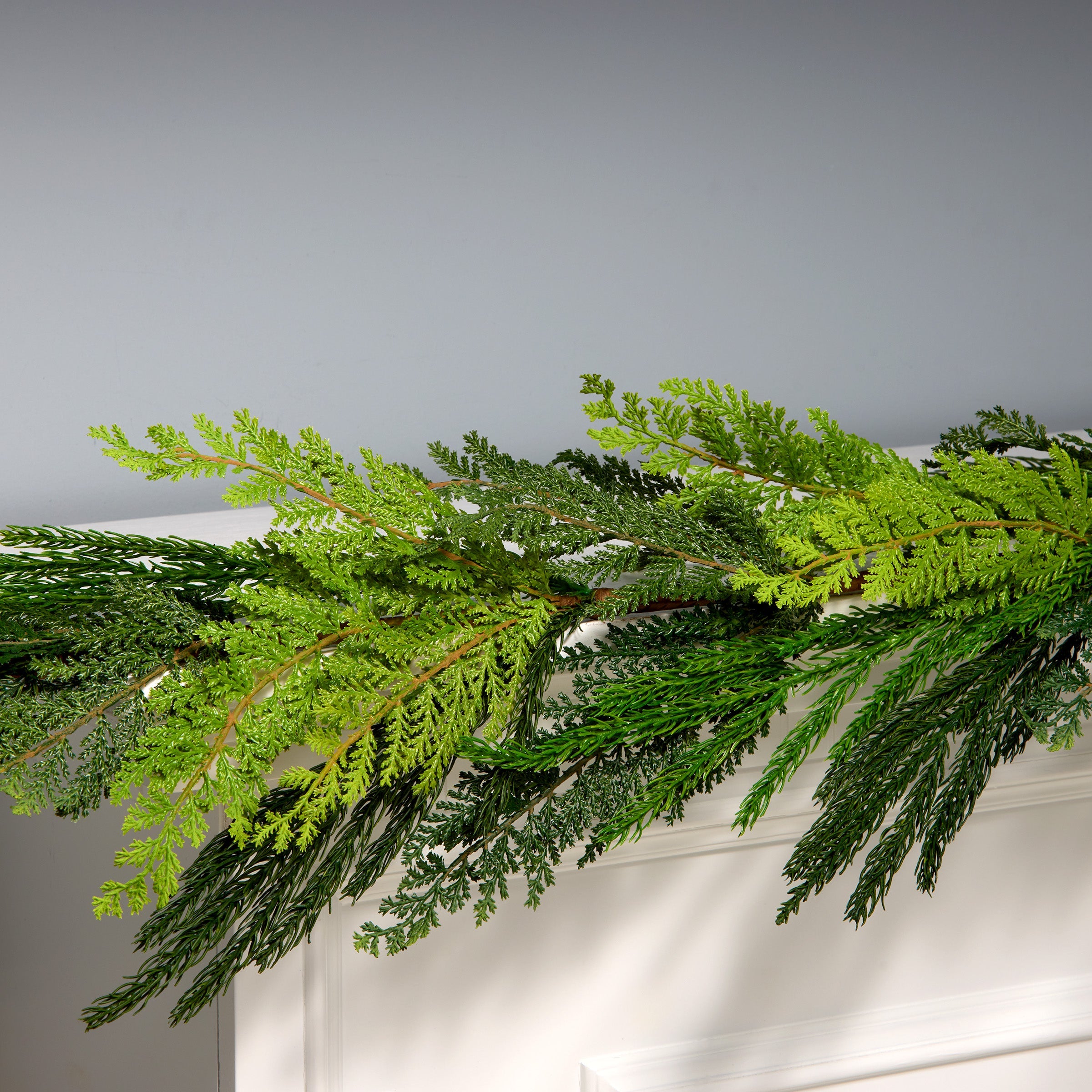 5 ft. Christmas Cottage Garland
