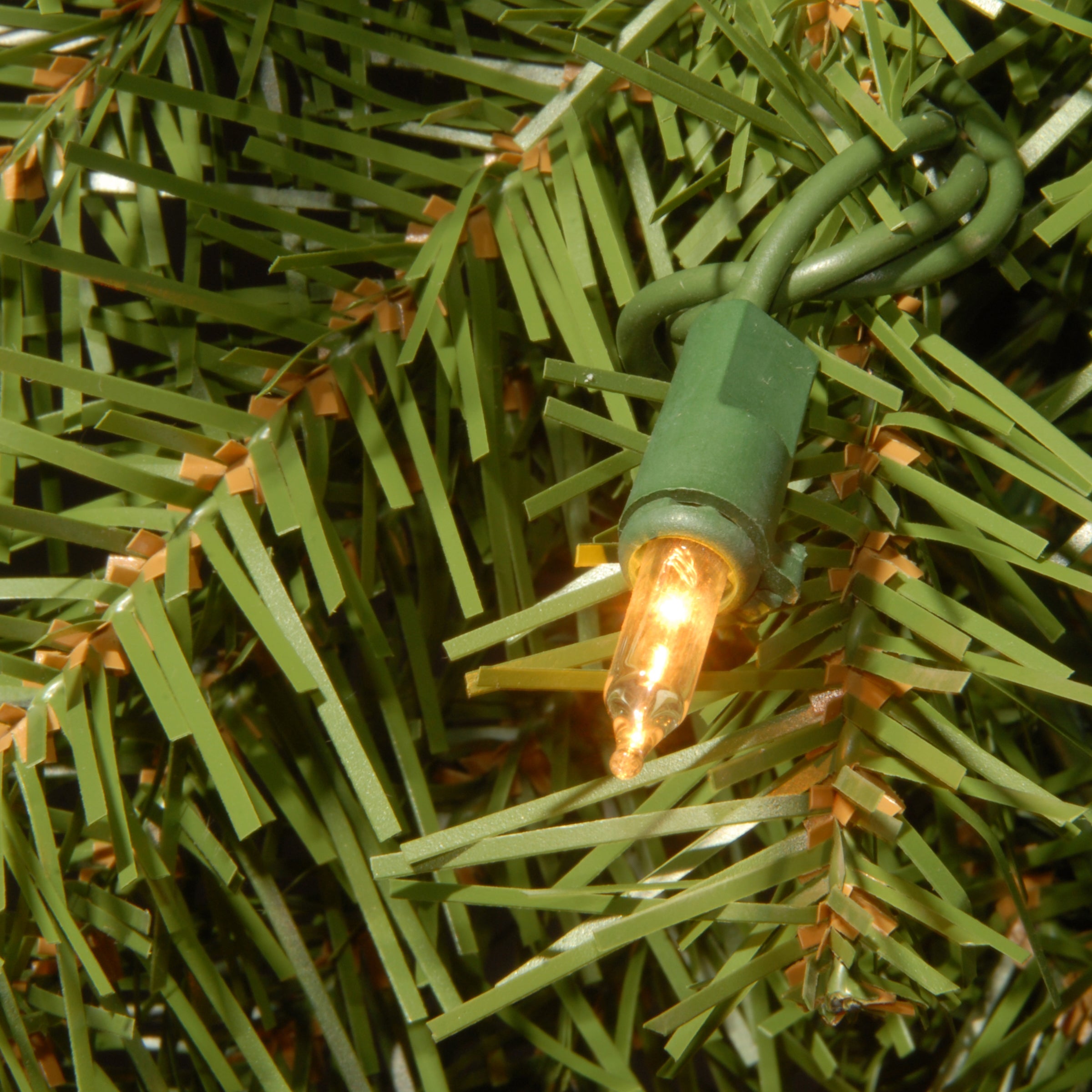 36 in. Pre-Lit Norwood Fir Wreath with Clear Lights