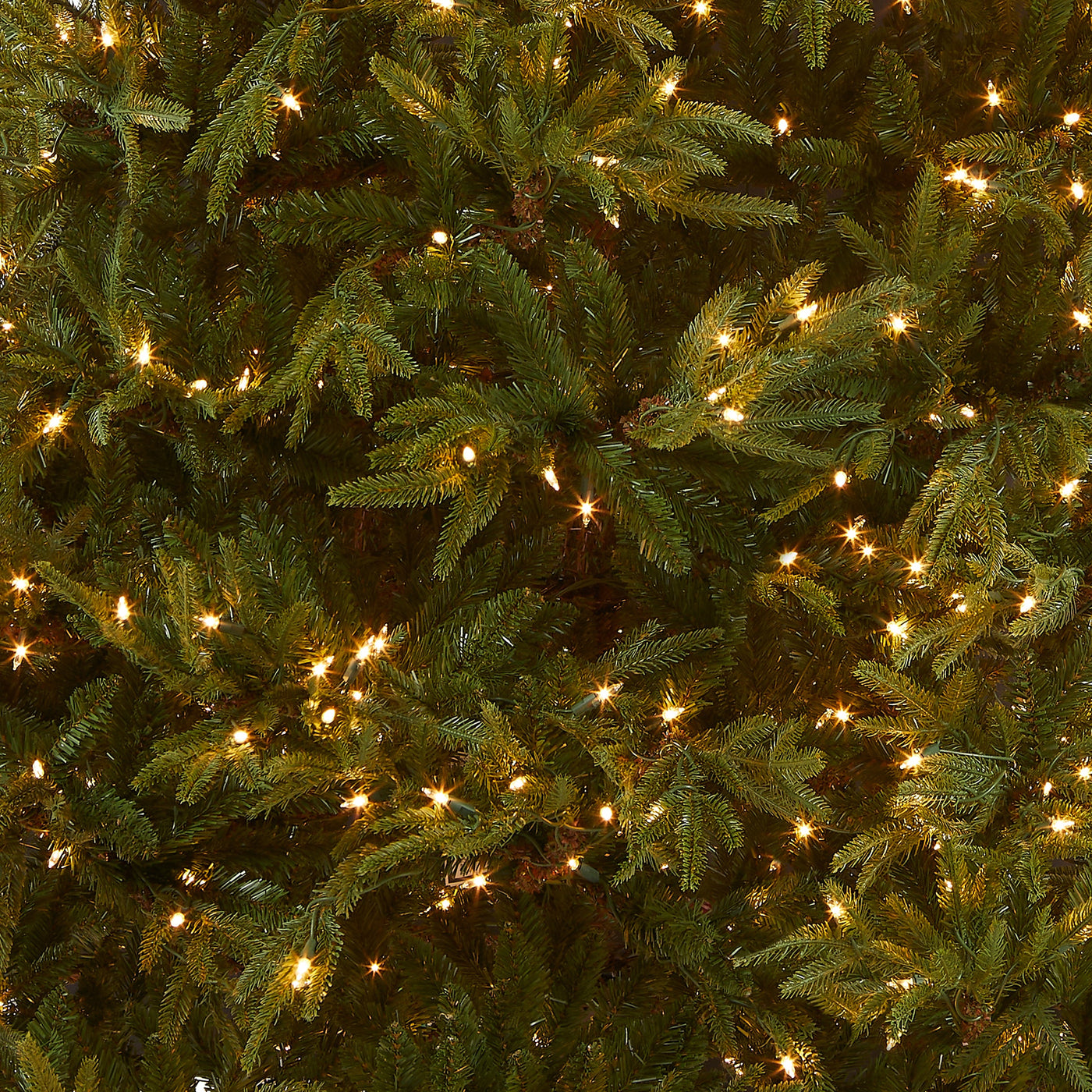 7.5 ft. Pre-Lit Fraser Grande Tree with Clear Lights