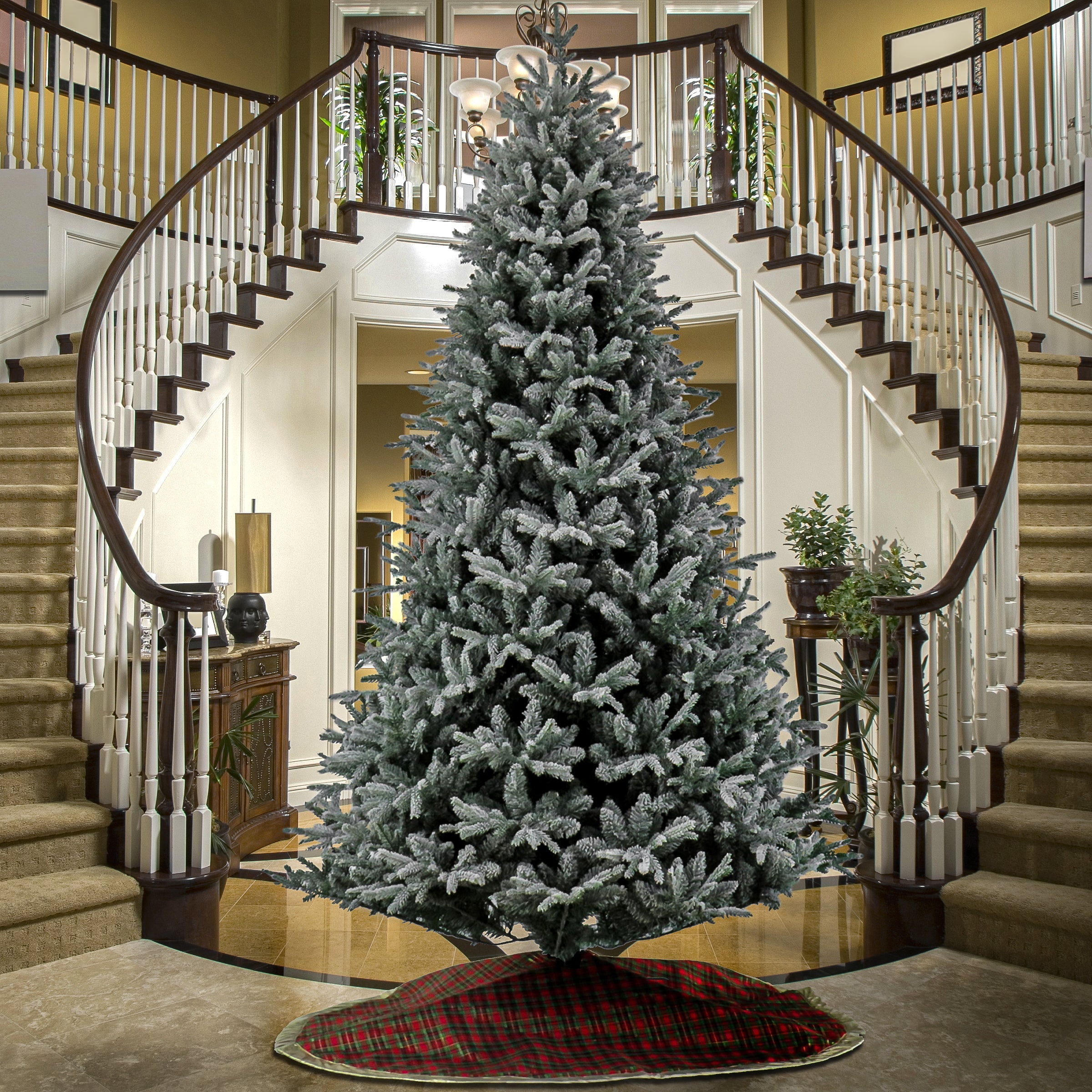 10ft. Holliston Hinged Tree