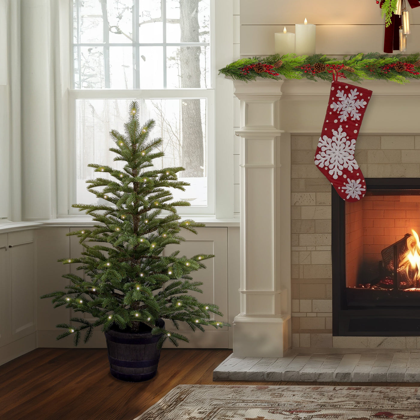 4 ft. Norwegian Spruce Entrance Tree with Clear Lights