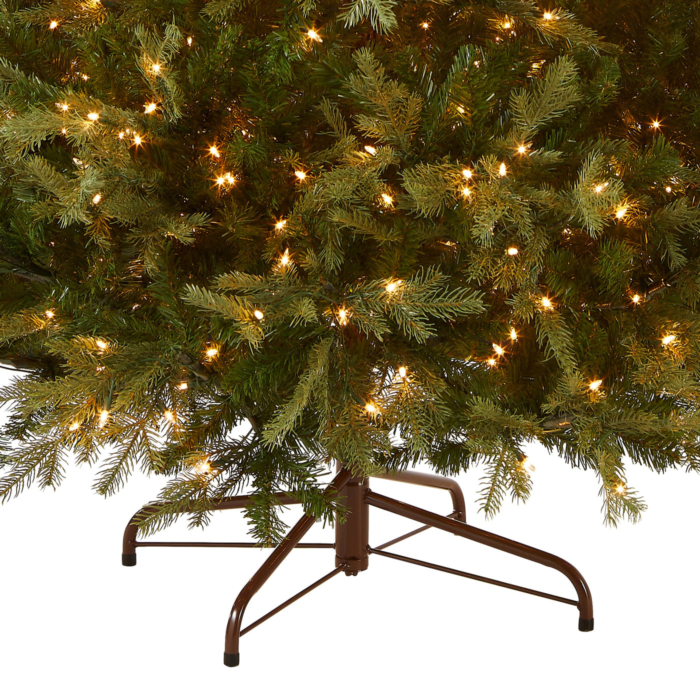 7.5 ft. Pre-Lit Nordic Spruce Medium Tree with Clear Lights