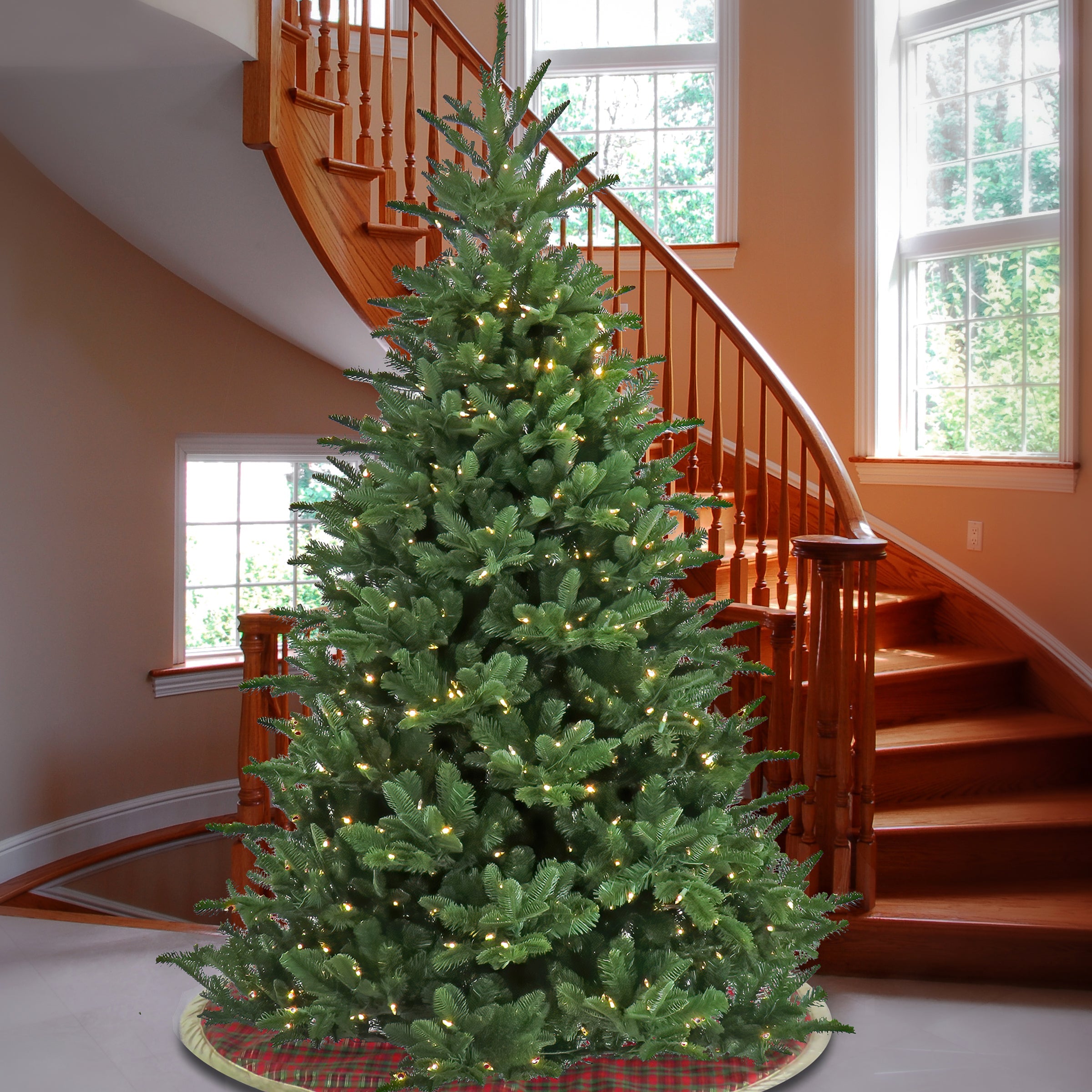 9 ft. Pre-Lit Norway Spruce Tree with Warm White LED Lights
