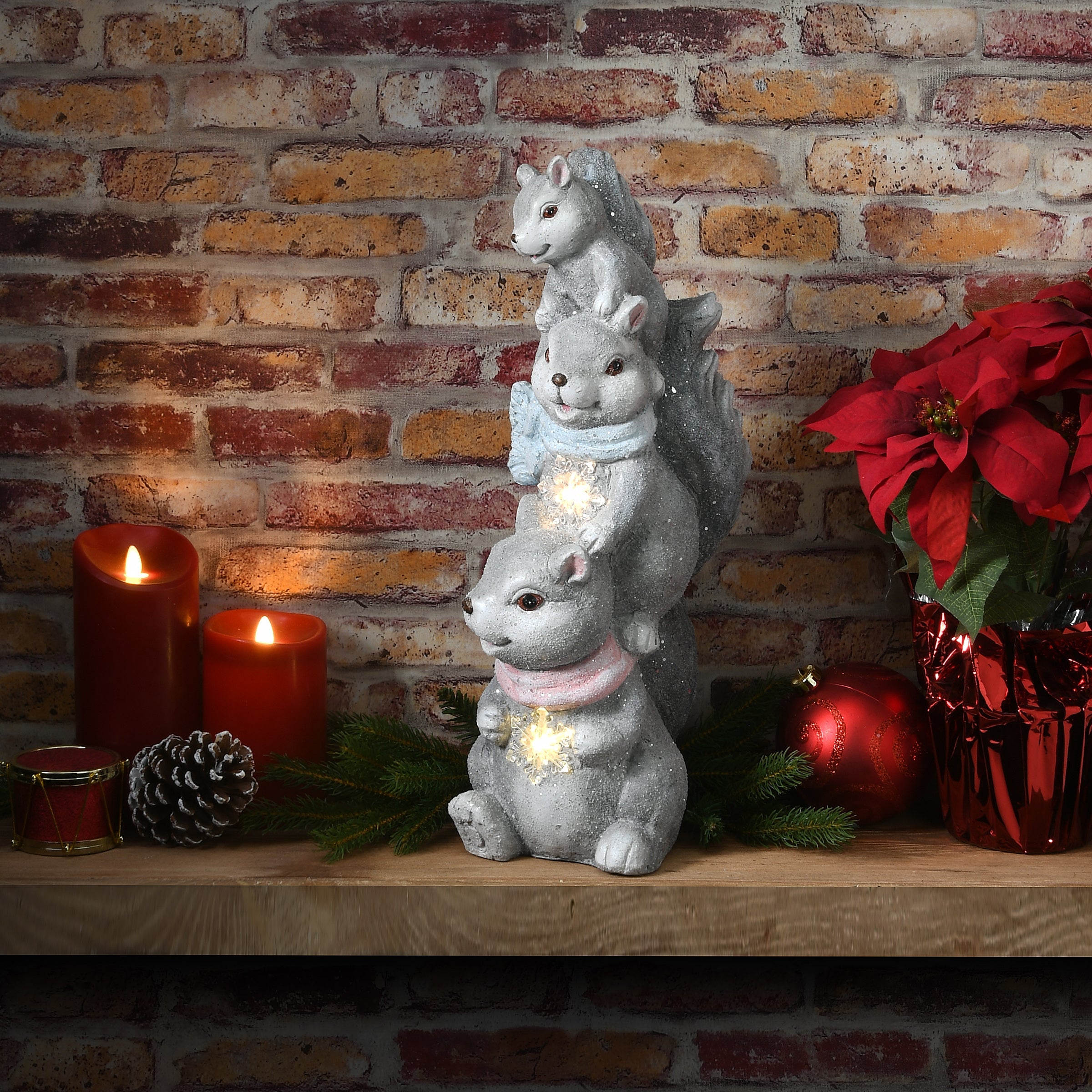 19 in. LED Squirrel Trio Fuguerine